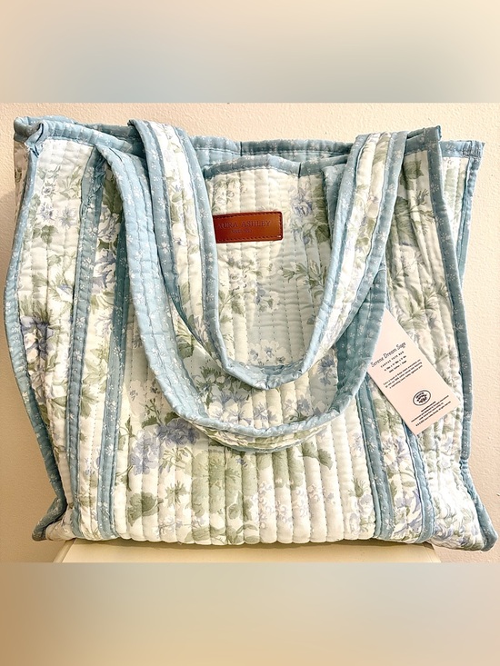 Laura Ashley Handbags - Laura Ashley Serene Dream Sage Quilted Floral Canvas Tote Bag